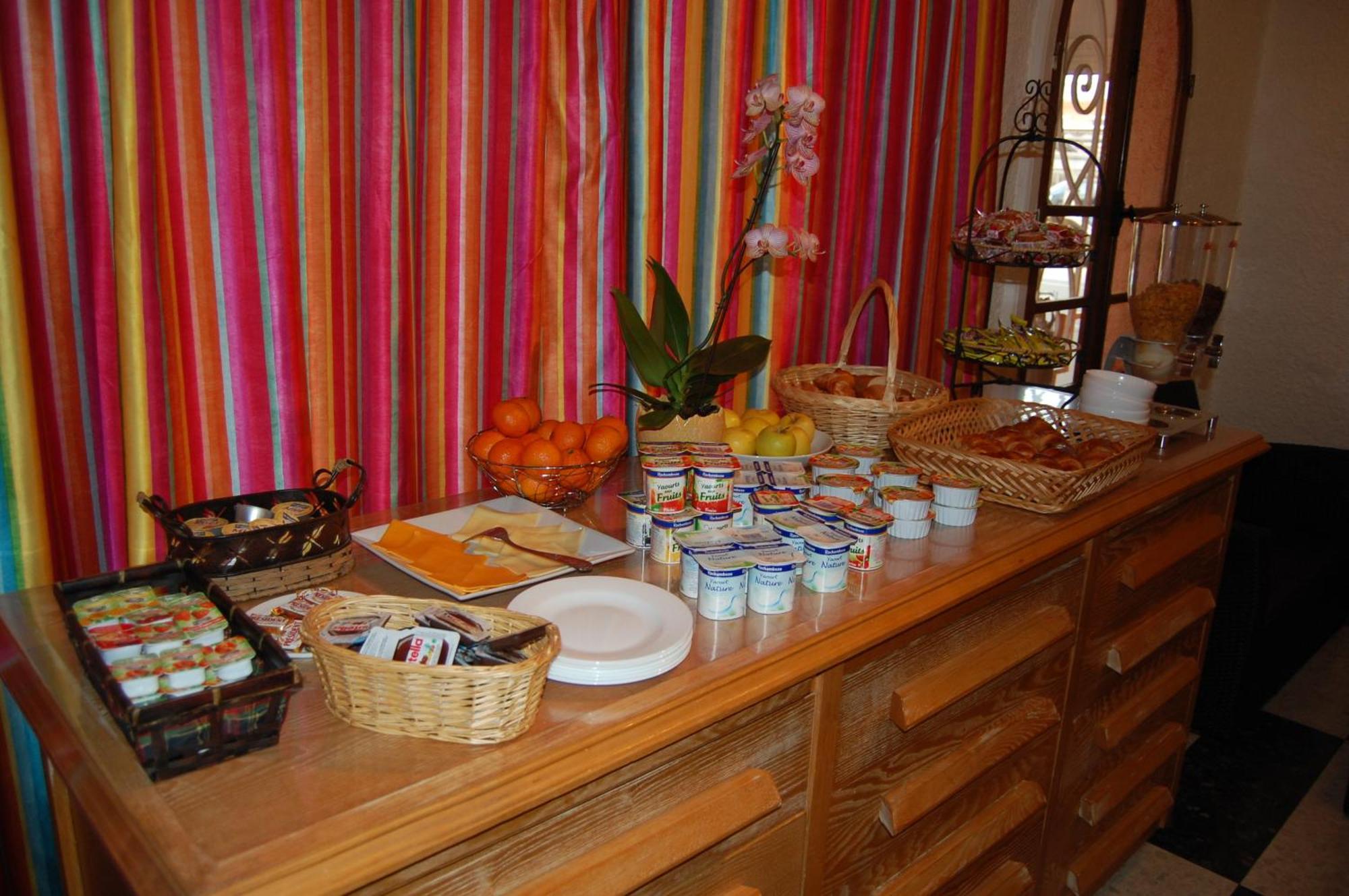 Hotel De La Plage 2 Etoiles Valras-Plage Exteriér fotografie