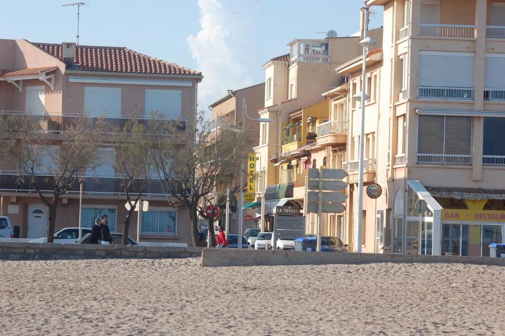 Hotel De La Plage 2 Etoiles Valras-Plage Exteriér fotografie